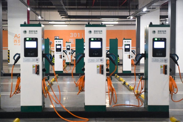 China Promotes New-energy Vehicles in Drive to Get Economy Back on Track