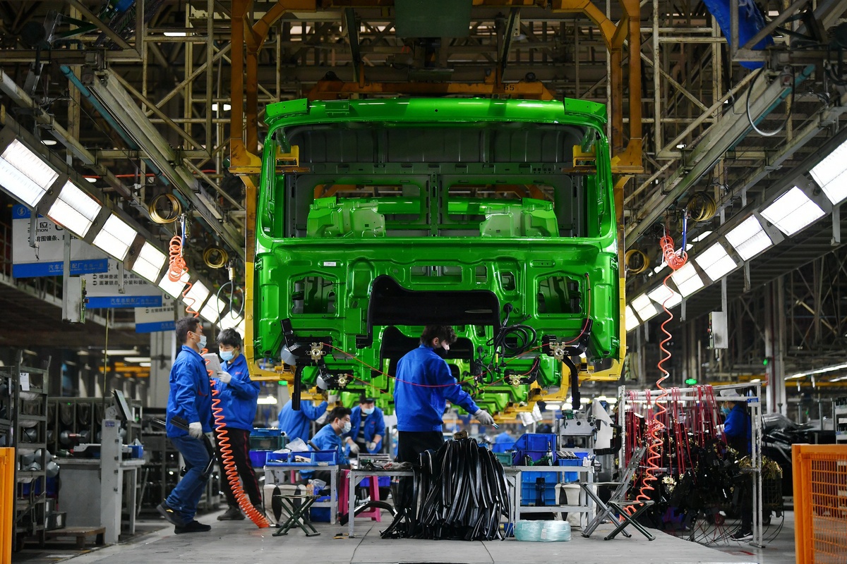 China Unveils Steps to Boost Manufacturing